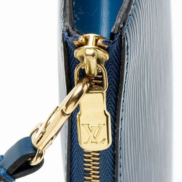 Louis Vuitton Vintage Epi Leather Pochette Accessoires - Picture 10 of 13